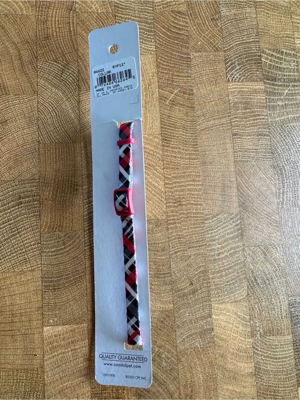 Red-Gray Plaid Dog Collar & E-Z Snap Leash. Puppy And Toy Breeds. 3/8” W x 6ft L